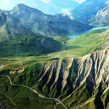 Vitis-au Coeur Du Vignoble Valaisan