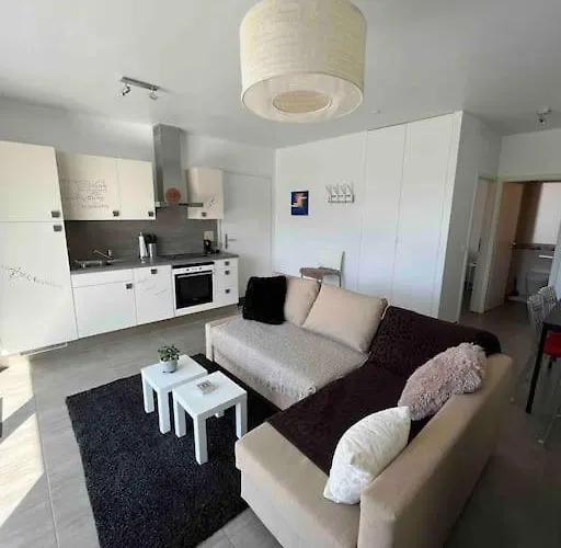 Vitis-au Coeur Du Vignoble Valaisan * Saint-Léonard